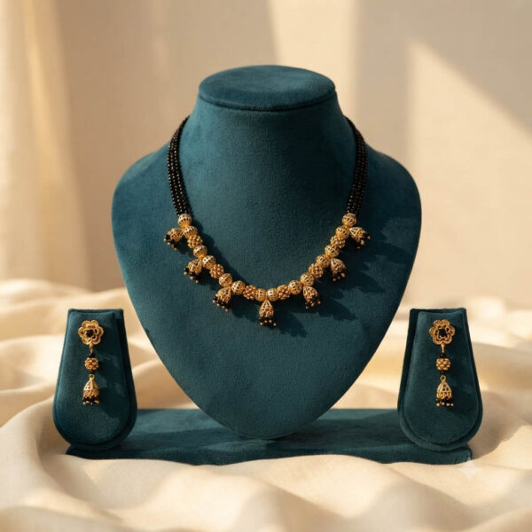 Crystal Black Necklace