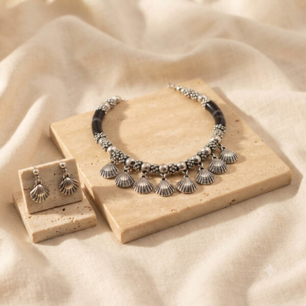 Oxidized Black Shell Necklace